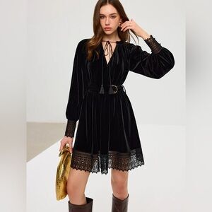 Commense NWT Velvet Belted Lace Trim Dress, size Medium